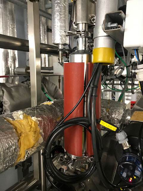 Heating jackets for vent filter housings